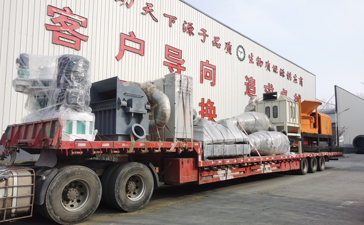 由于山東顆粒機(jī)質(zhì)量與價(jià)格并存，在市場的所占比例越來越大，越來越多的客戶選擇與山東顆粒機(jī)廠家合作，購買鋸末顆粒機(jī)、破碎機(jī)、粉碎機(jī)等設(shè)備。